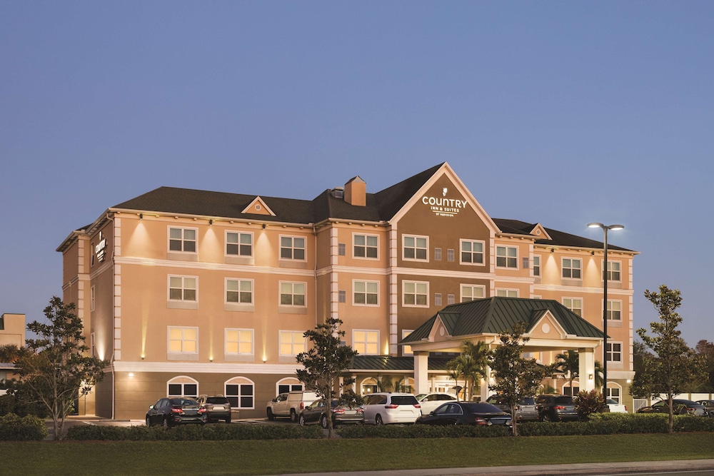 Country Inn and Suites by Radisson Tampa Airport North FL 5/48