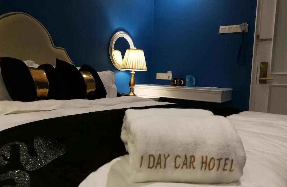 1 Day Car Hotel Station 18 25/38