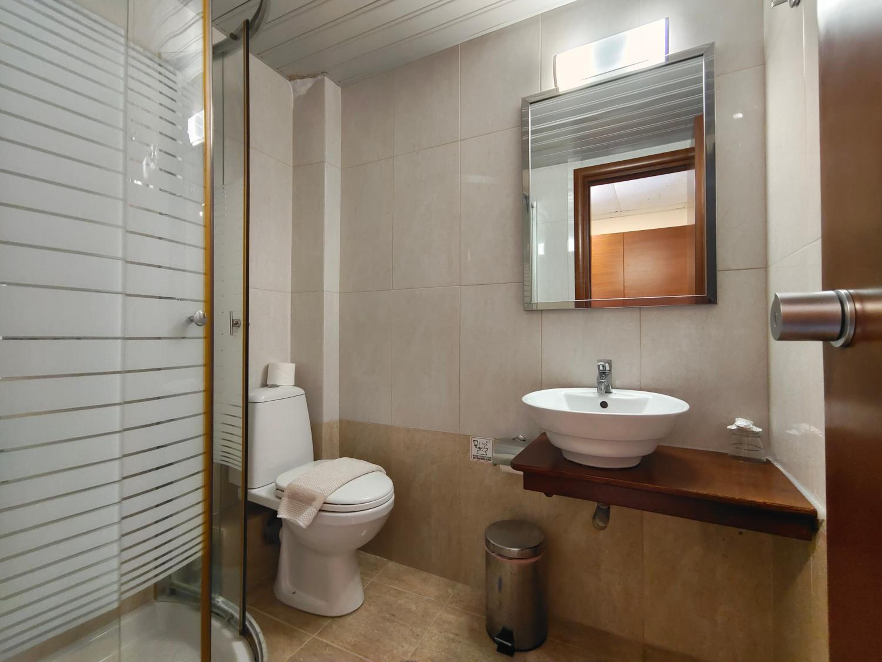 Alex Luxury Apartments and Studios 59/60