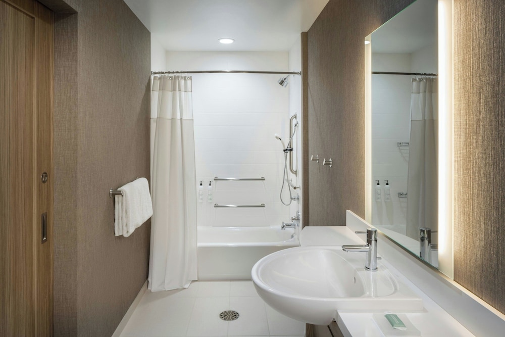 SpringHill Suites by Marriott Newburgh Evansville 30/32
