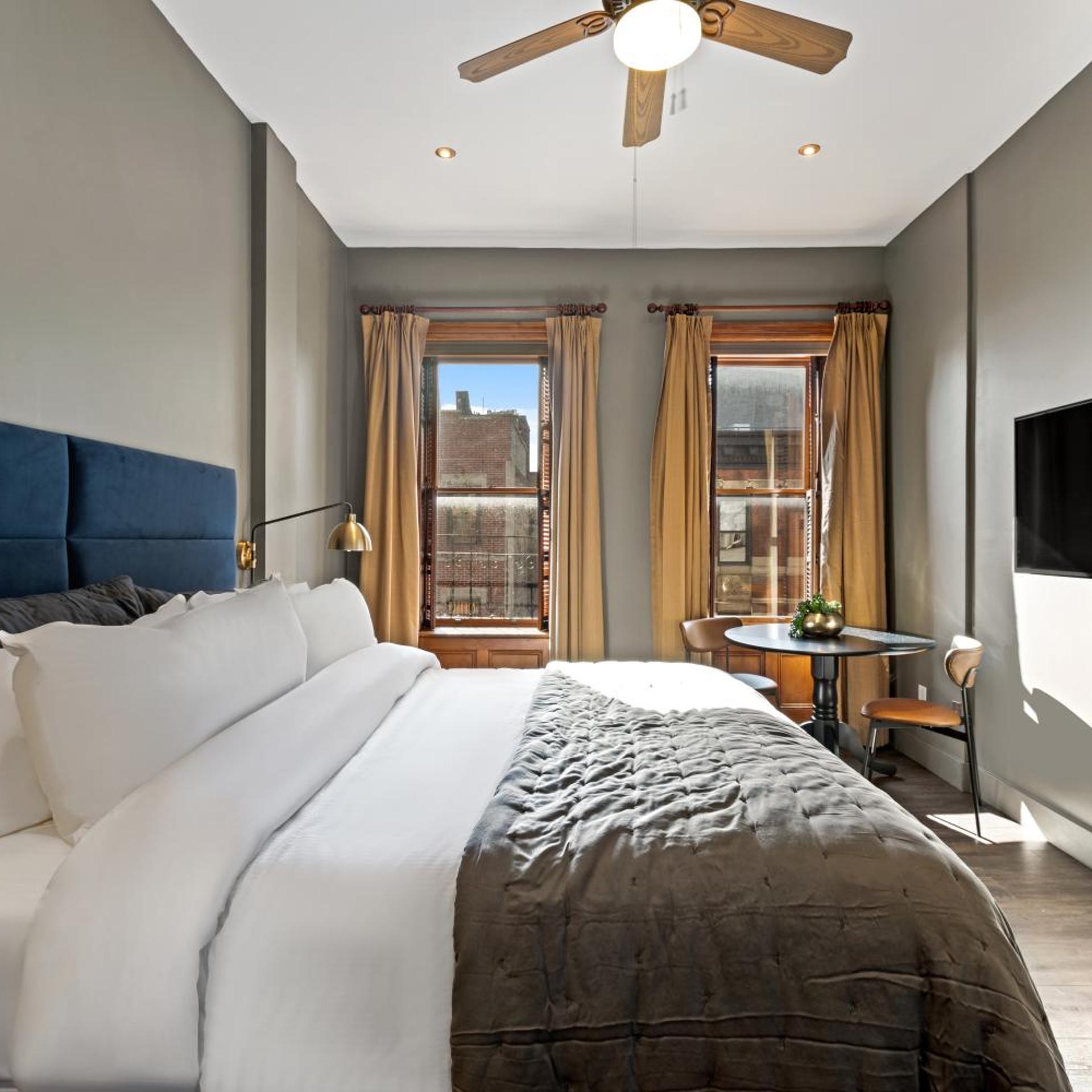 Pied A, Terre