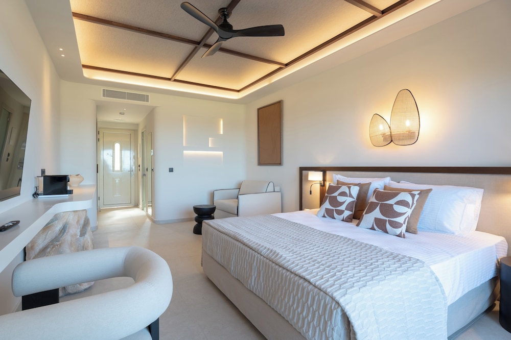 Deluxe, Twin Beds, Beach Front