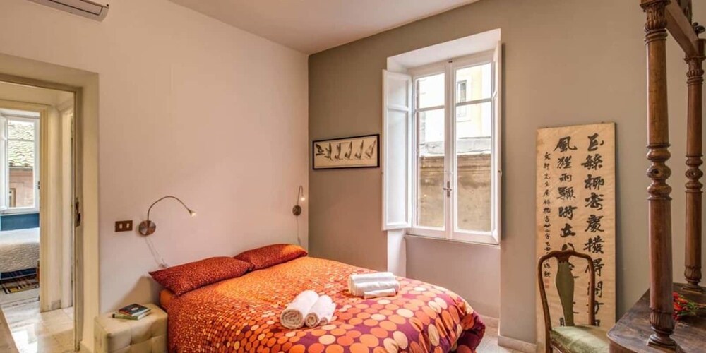 Monti Coliseum 3 bedroom 2nd floor 17/40