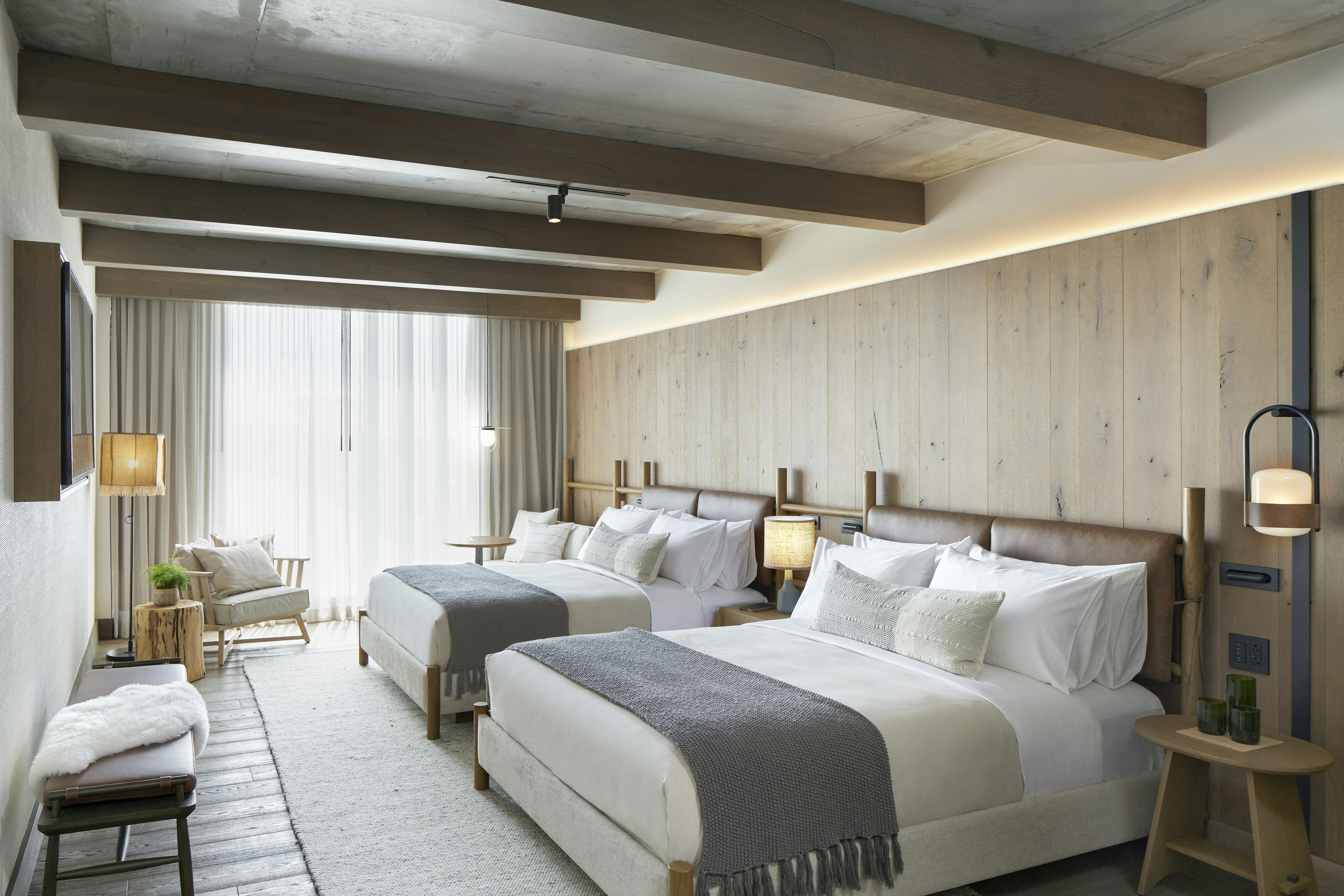 CITY, 2 QUEEN BEDS