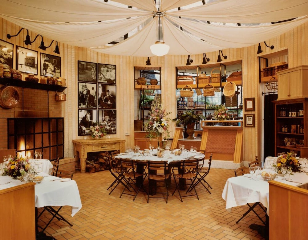 Tally Ho Inn 22/23