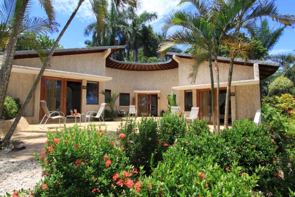 Tango Mar Beachfront Boutique Hotel and Villas 3/49