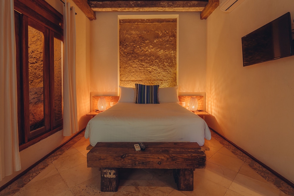 LUCA HOTEL 43/63
