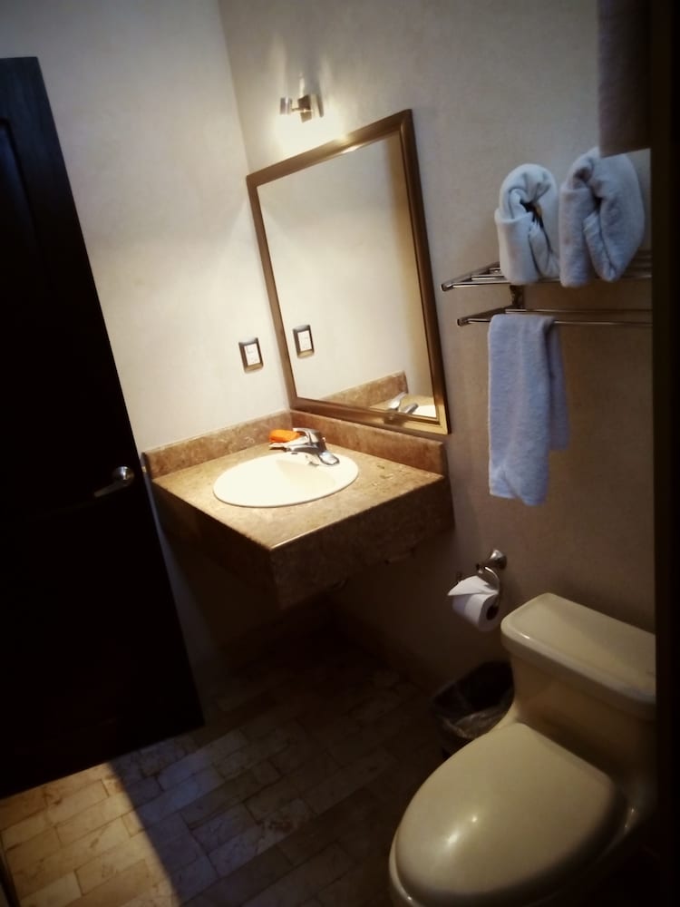 Hotel Madrid Tuxtla 18/50