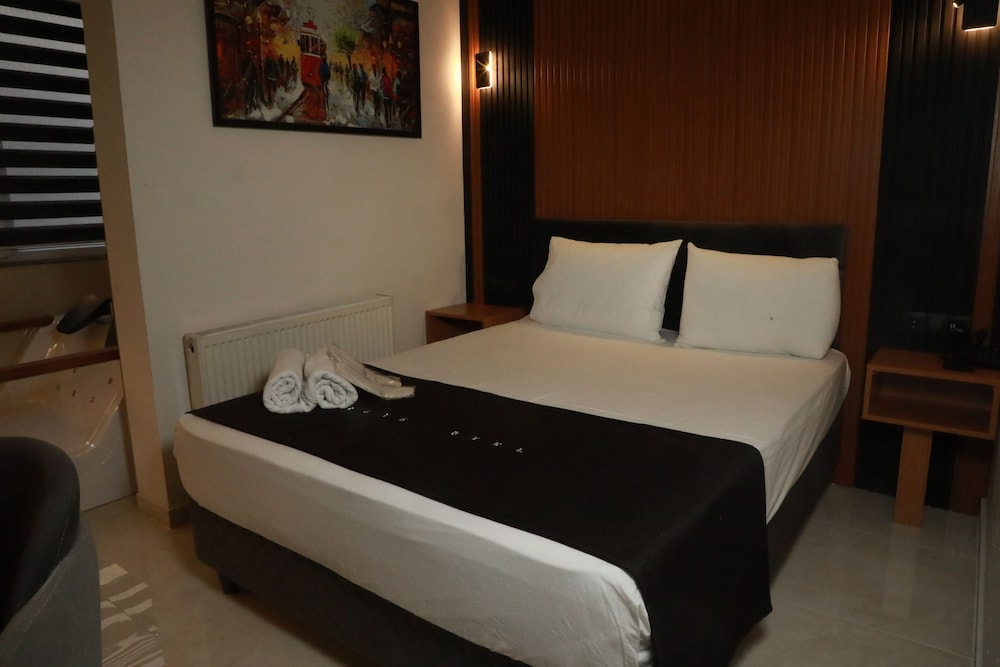 COMFORT, DOUBLE BED, HOT TUB