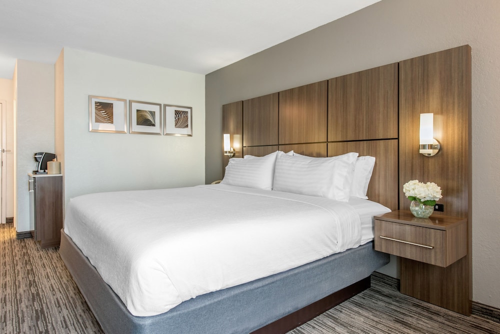 Holiday Inn Melbourne-Viera Conference Ctr 12/60