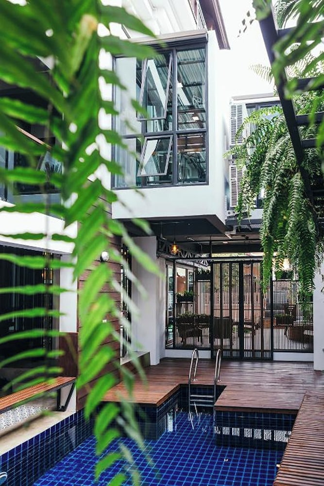 33 Poshtel - Adults Only 44/50