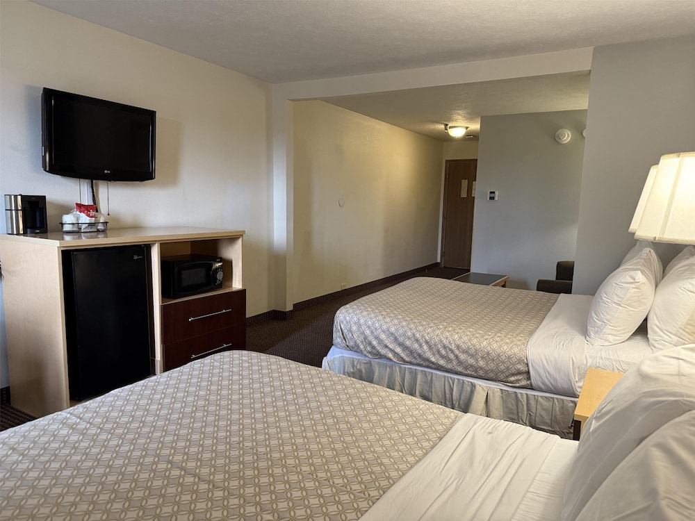 SureStay by Best Western Obetz Rickenbacker Airport 12/45