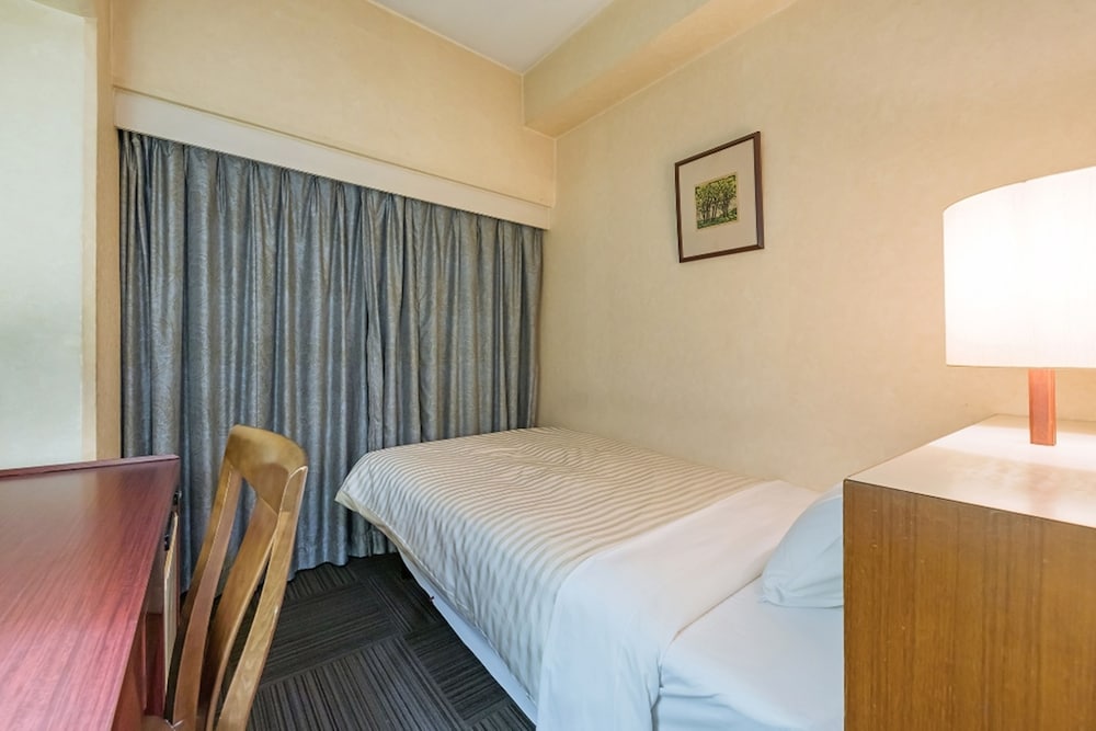 Akasaka Yoko Hotel 46/65