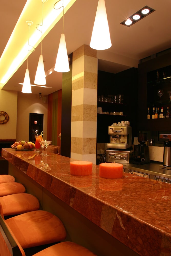 ALEXANDROS BOUTIQUE HOTEL 56/70