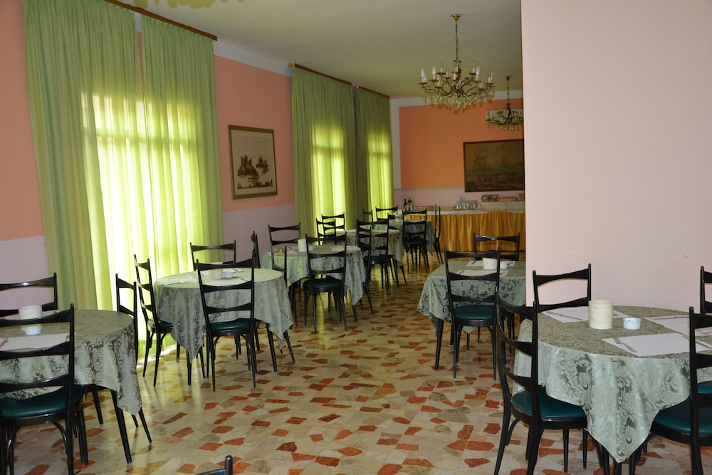 HOTEL BRITTA 17/26