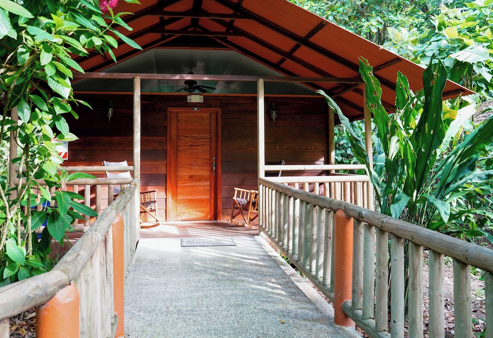PACHIRA LODGE 12/65