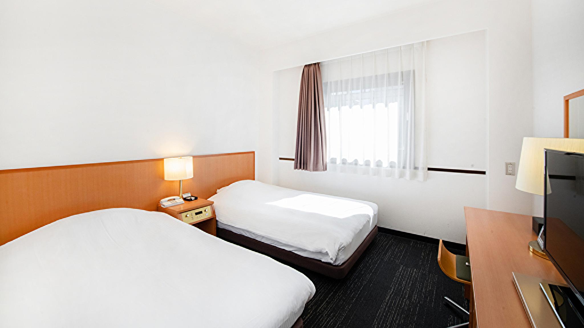 Room, Twin Beds, Building 3, Smoking