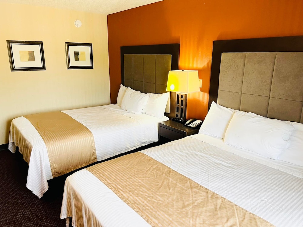 Super 8 by Wyndham Fort Scott 5/49