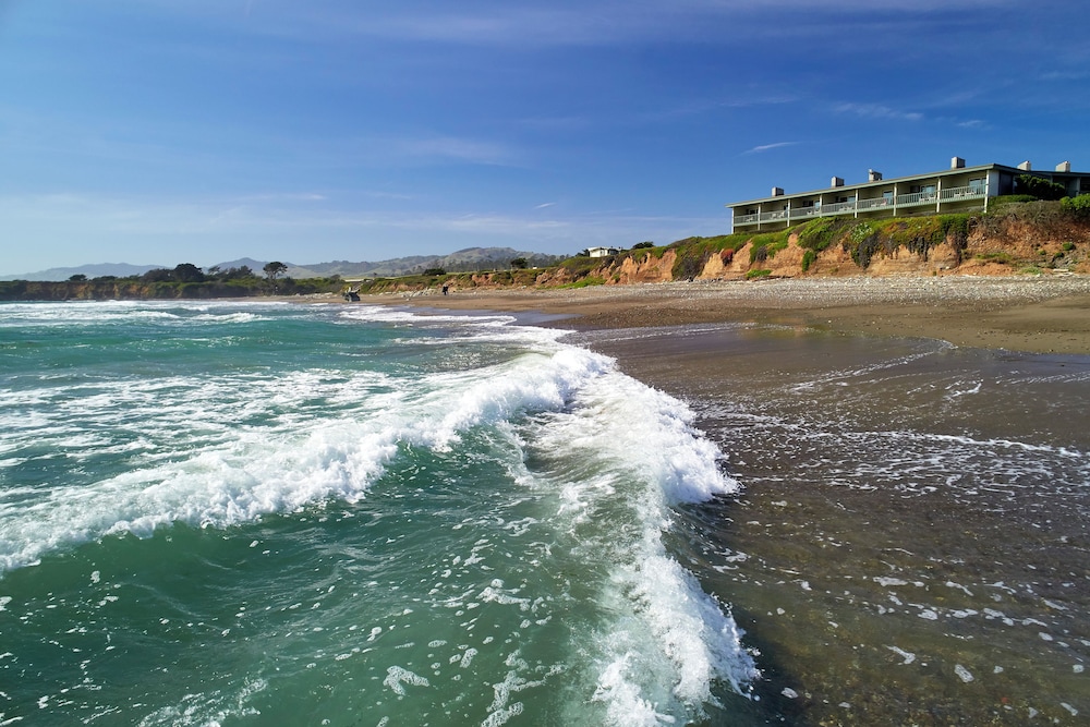Cavalier Oceanfront Resort 61/67