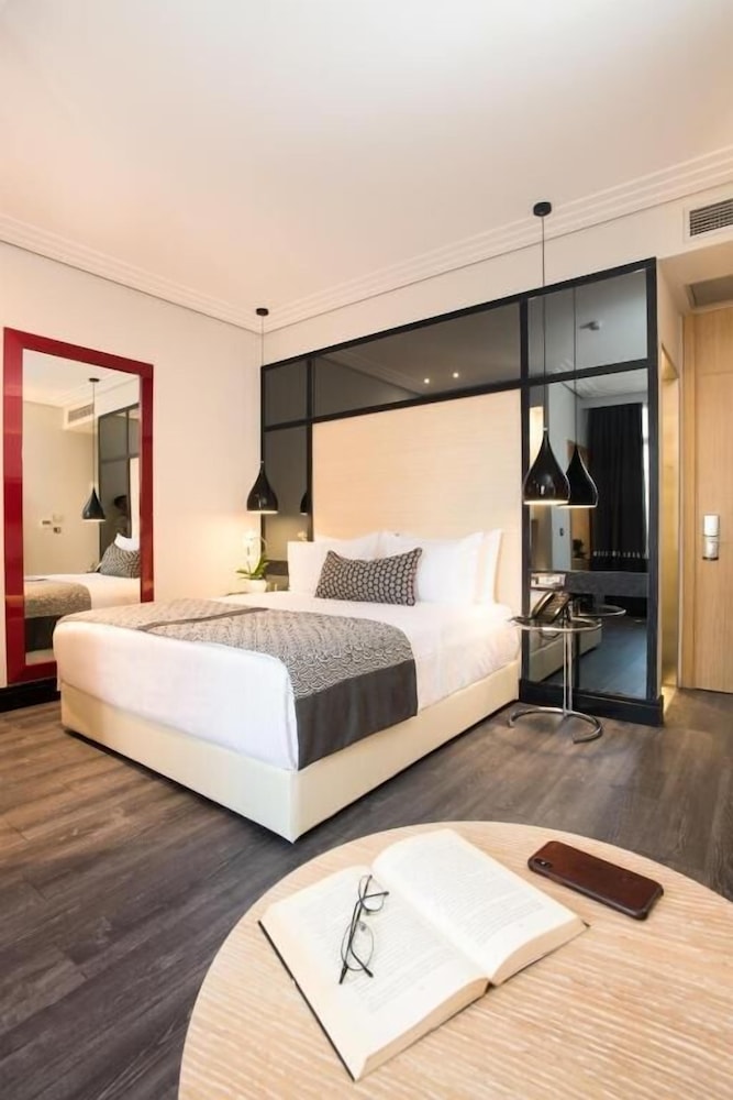Antigon Urban Chic Hotel by GHH 24/67