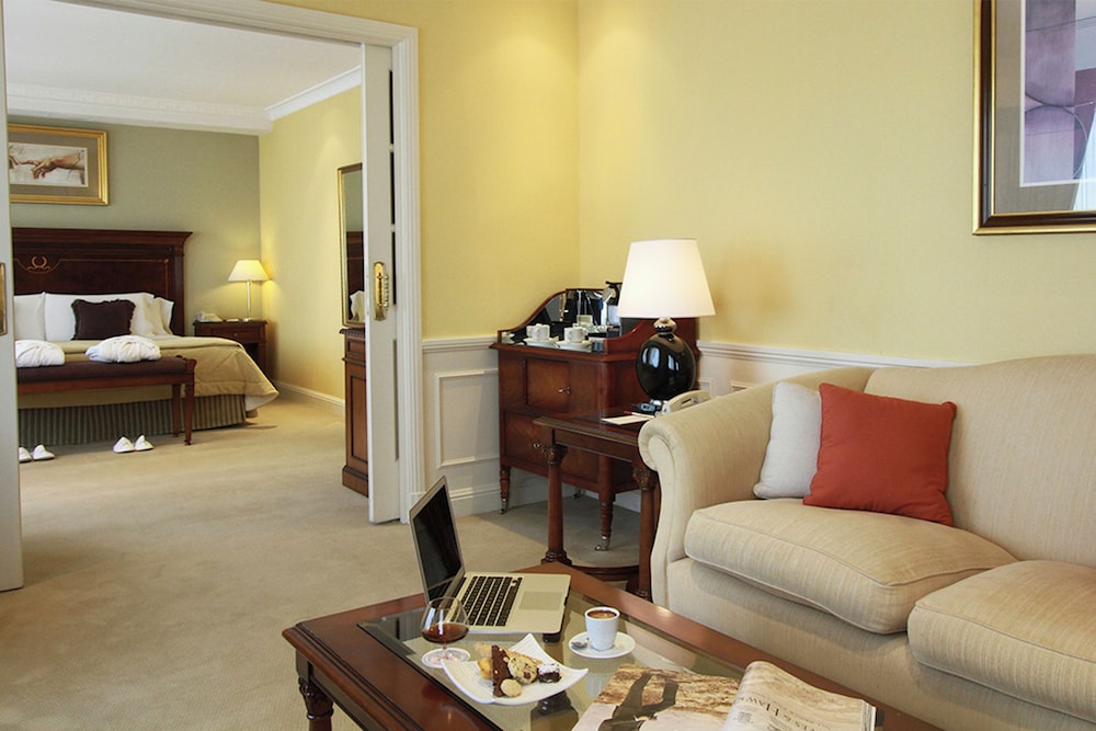Hotel Emperador Buenos Aires 30/50