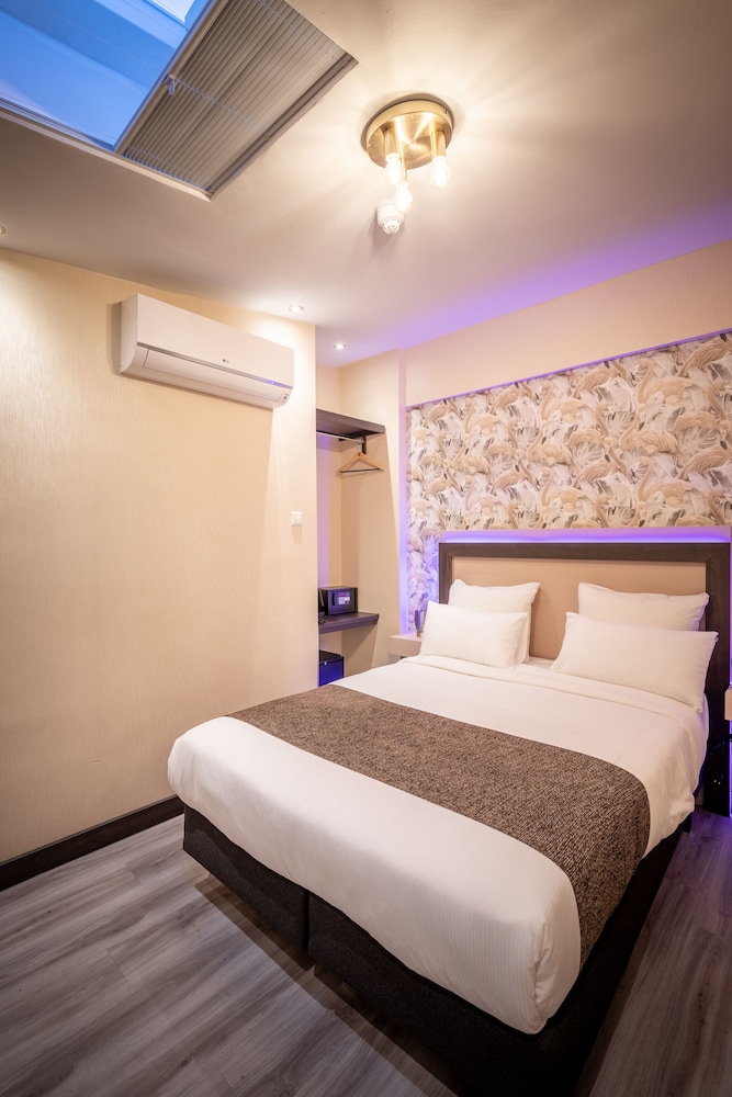 DELUXE, SINGLE, SINGLE BED