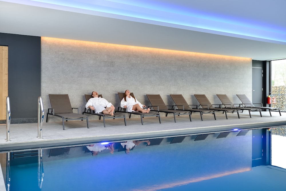 R hotel experiences 54/58