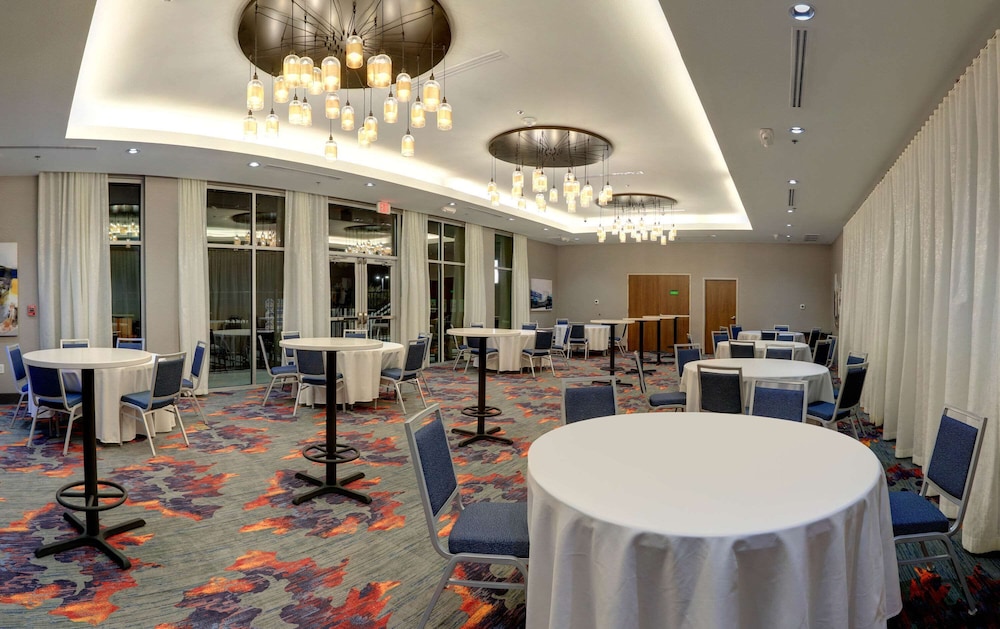 La Quinta Inn & Suites By Wyndham Lakeway 34/44