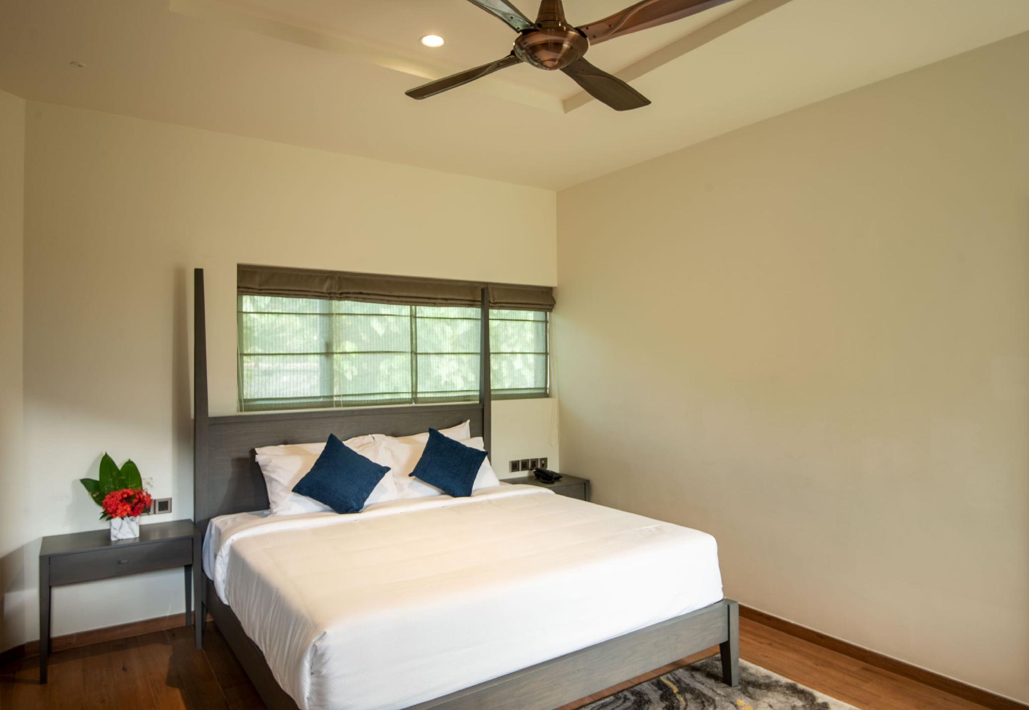 Deluxe, Cottage