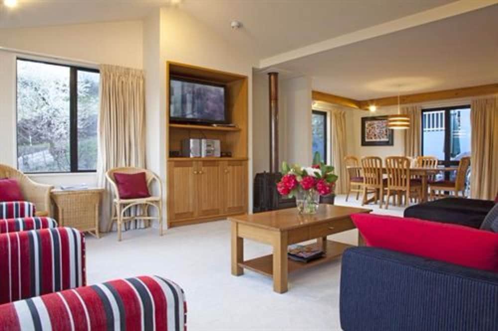 SPINNAKER BAY APARTMENTS 35/68