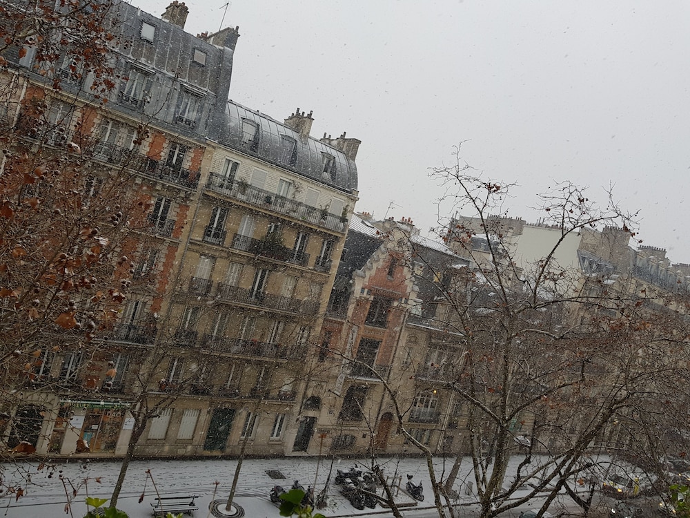 Hotel Champerret Elysees in PARIS
