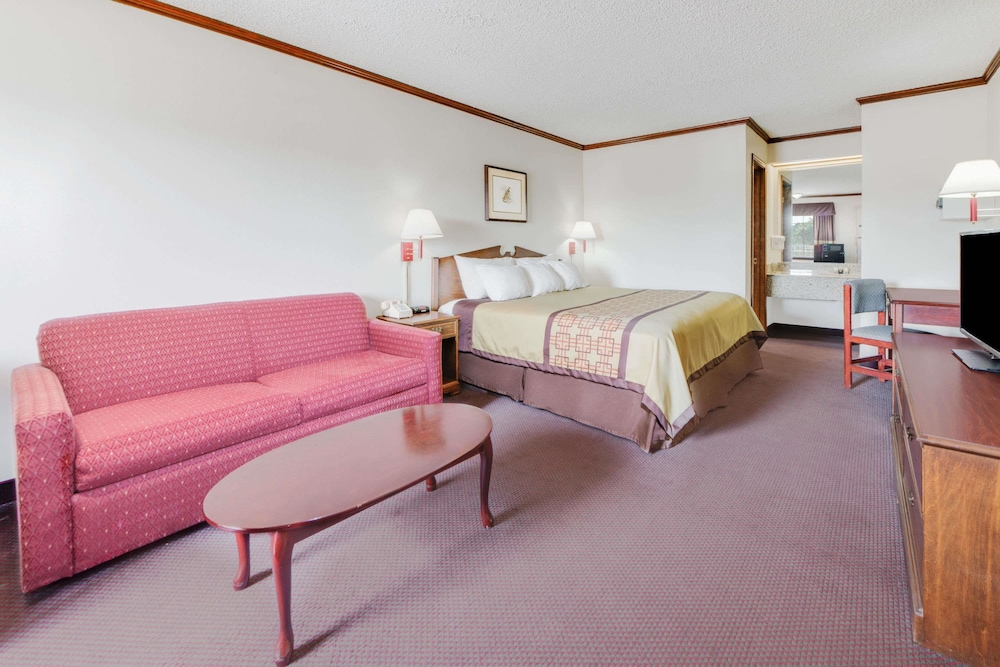 Days Inn by Wyndham Monett 17/25
