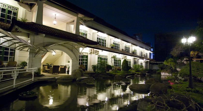 Hotel Merdeka Kediri 1/20