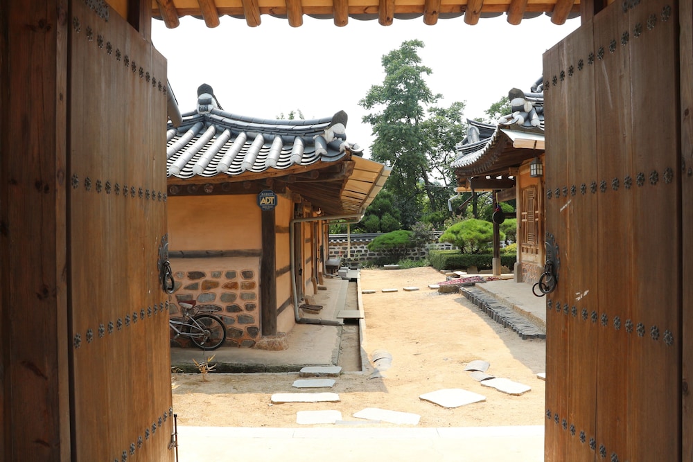 Gyeamgotaek 38/48