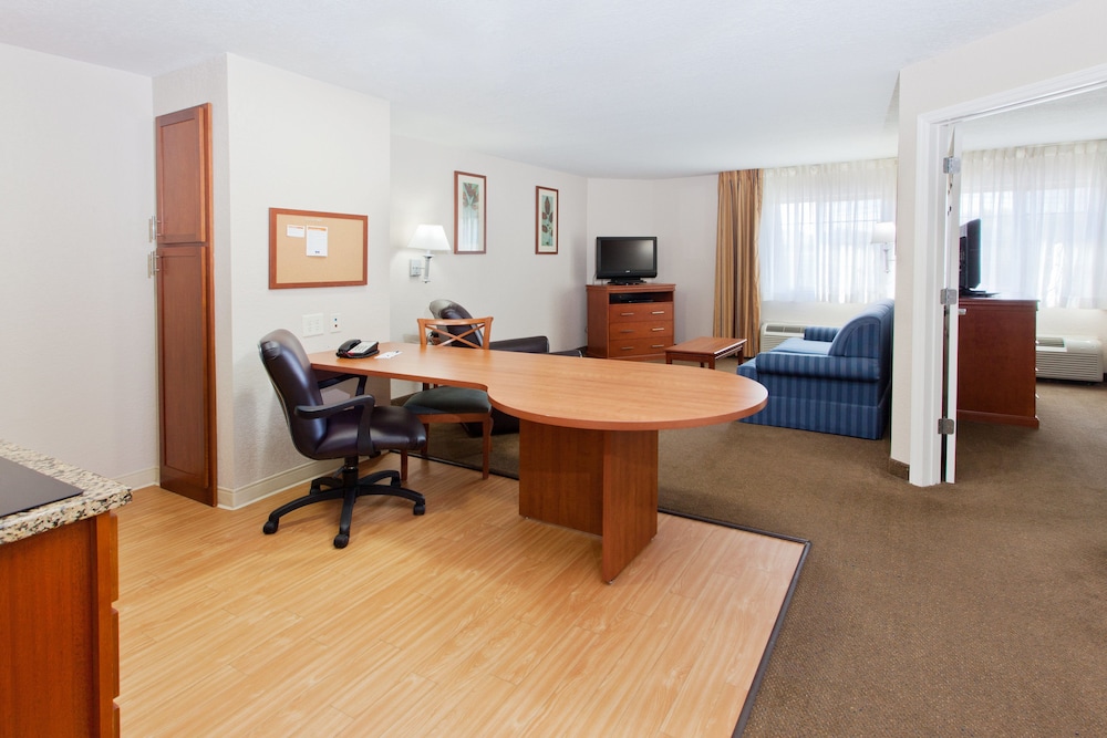 Candlewood Suites Lexington 63/74