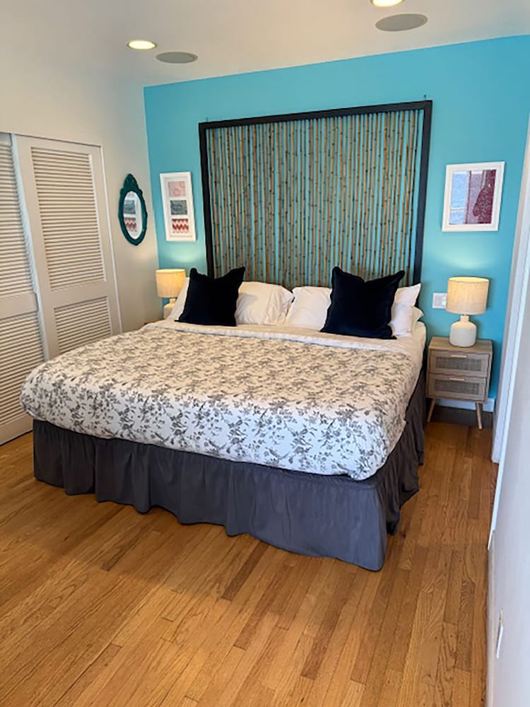 Malibu Beach Paradise Apartments 11/50