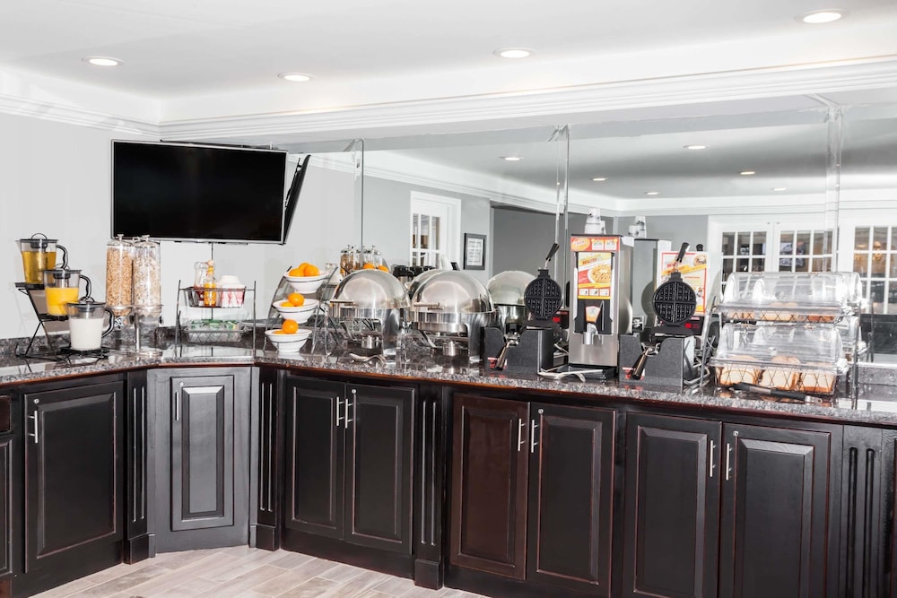 Baymont by Wyndham Glenview 26/32