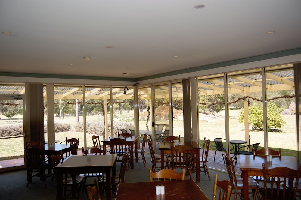 Civic Motor Inn Cowra 49/71
