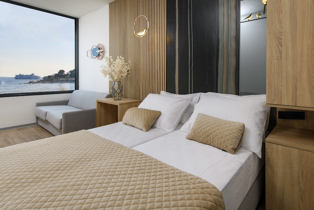 Via Mare Luxury Rooms 2/21
