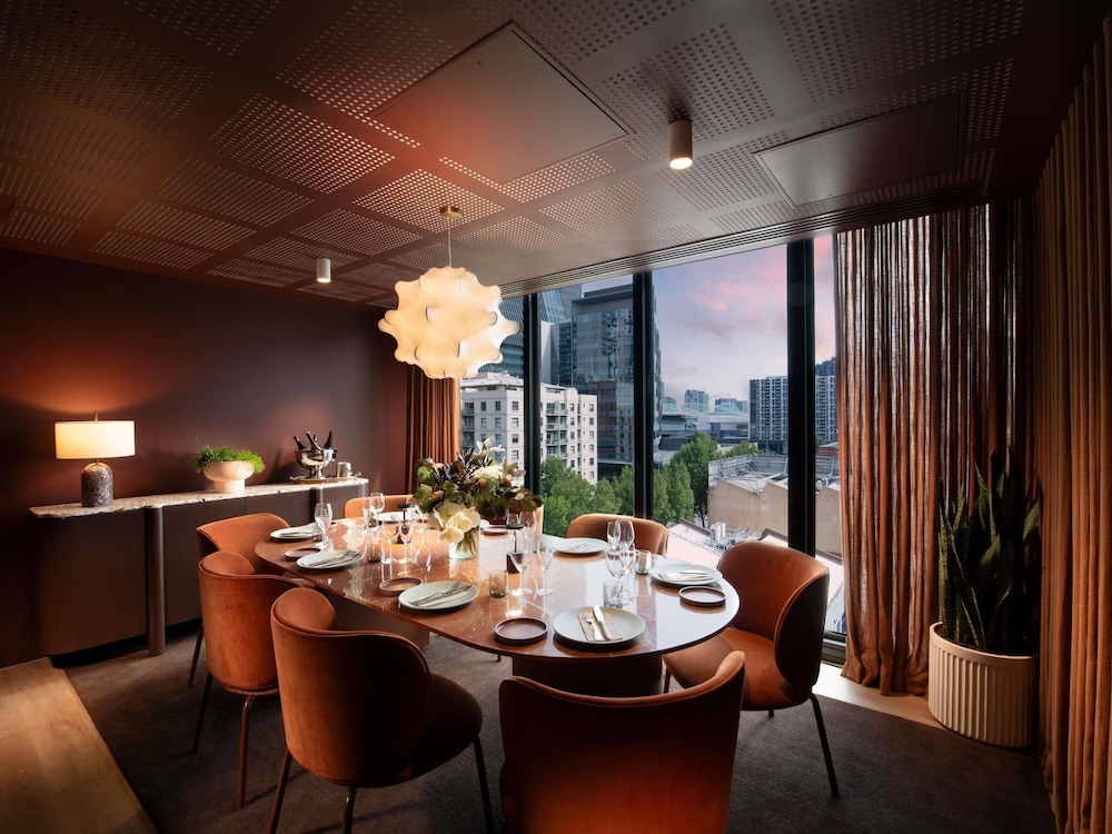 Mercure Melbourne La Trobe Street 36/51