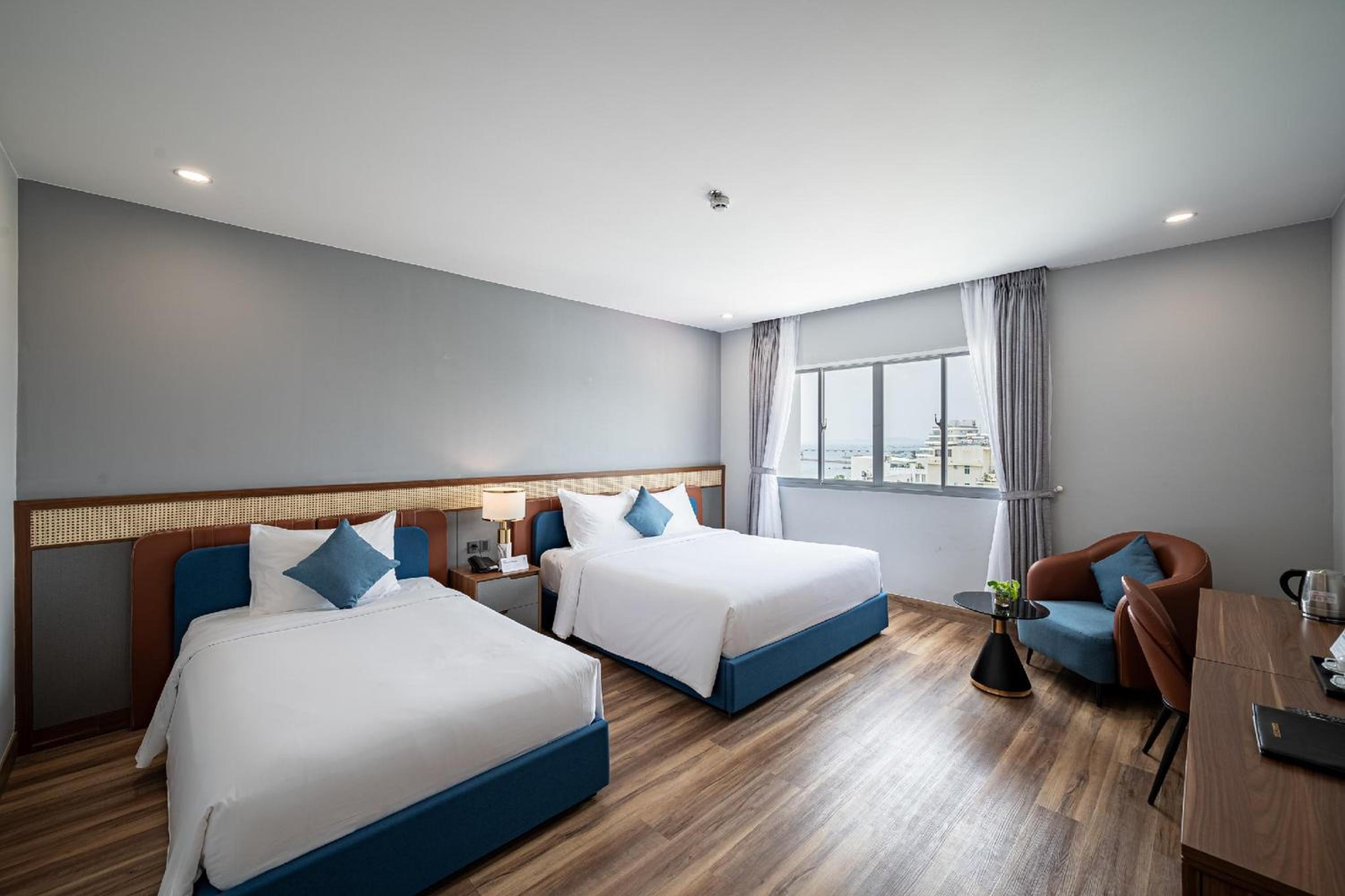 Deluxe, Twin Beds, Sea View