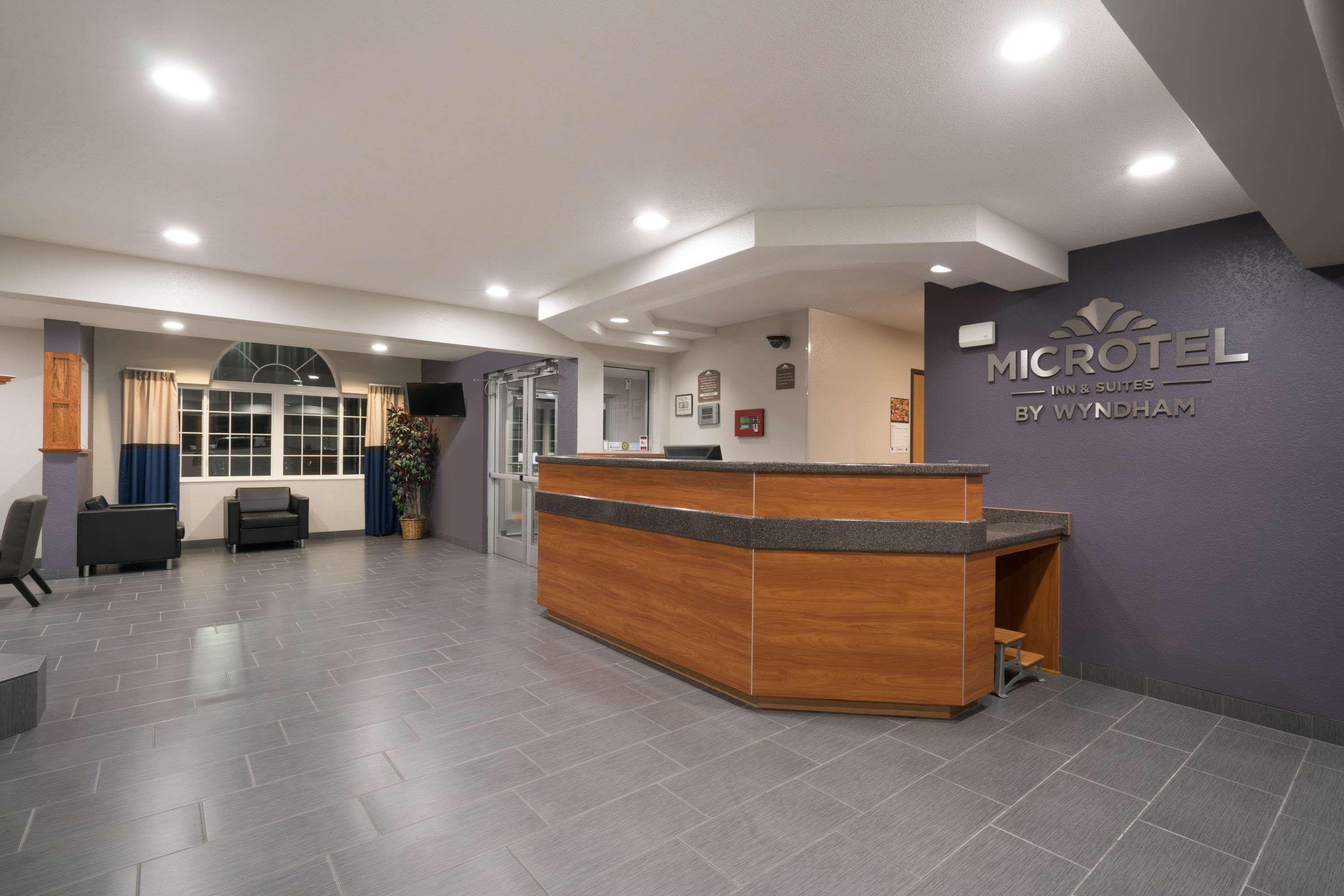 Microtel Inn & Suites by Wyndham Springfield, MN 2/16