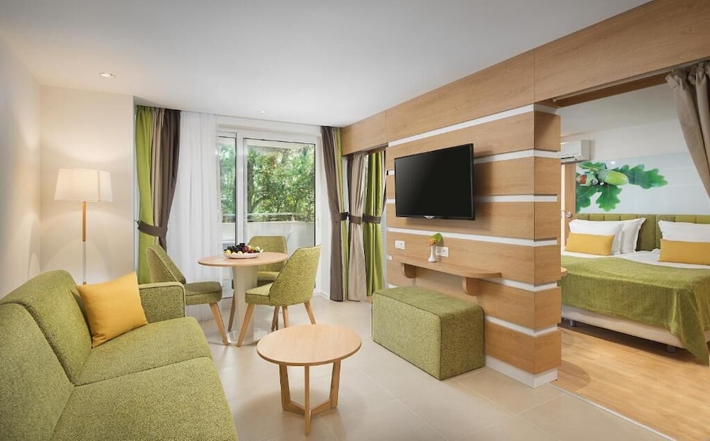 Hotel Forest Beach 24/40