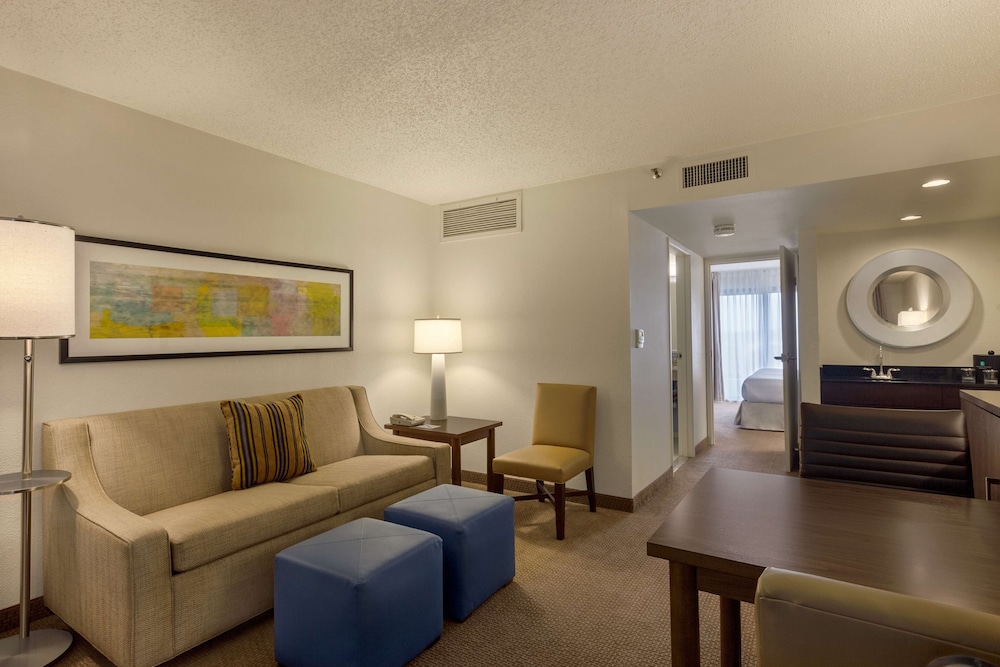 Embassy Suites Baton Rouge 30/47