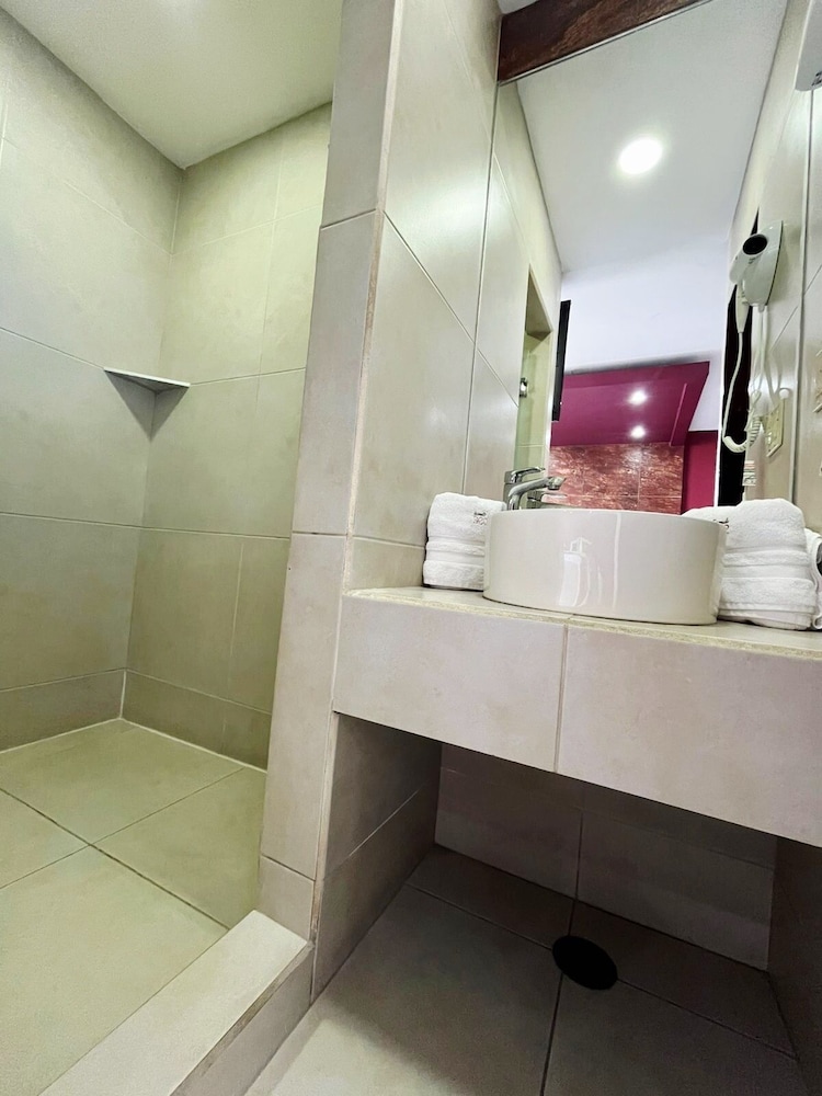 CAPITAL O Hotel Rose, Ensenada 42/48