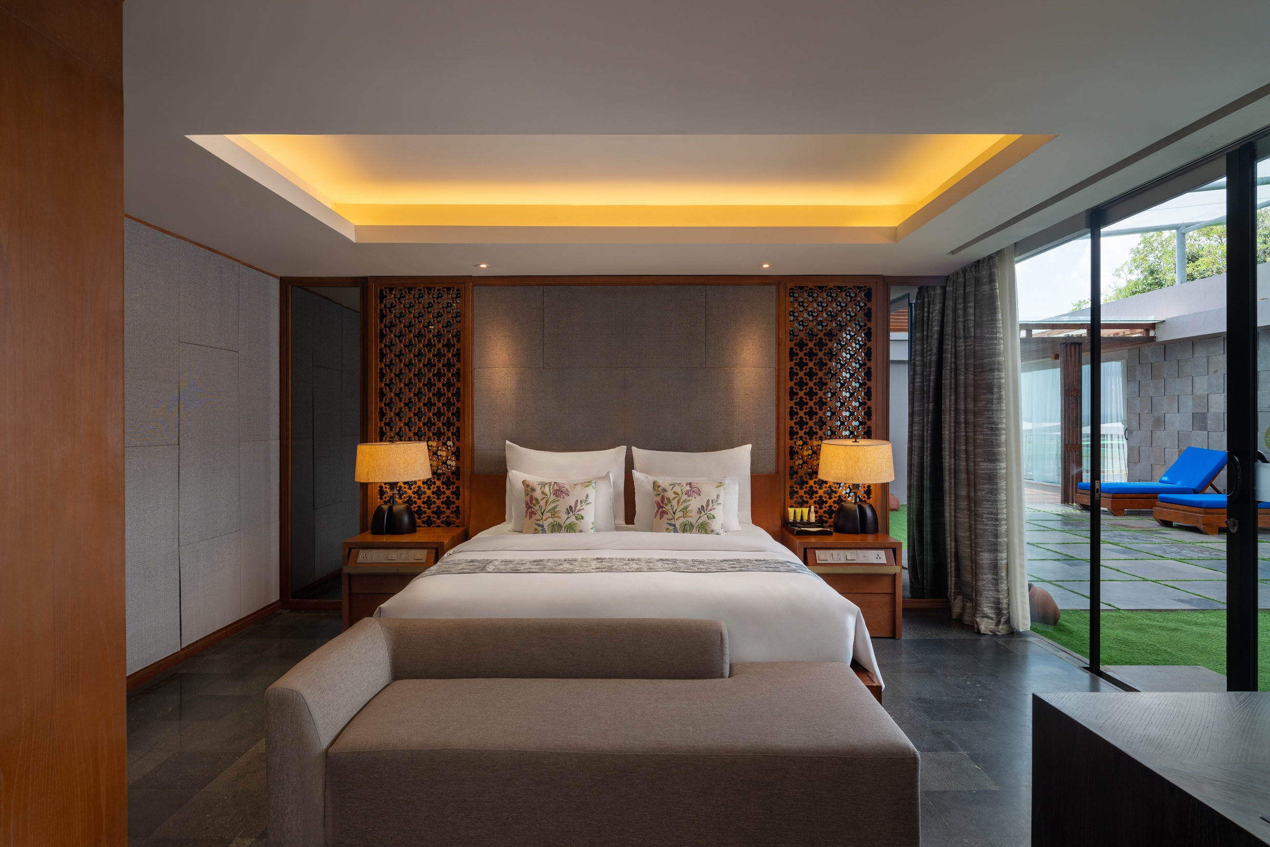 3 Bedrooms, Ocean View, with Pool