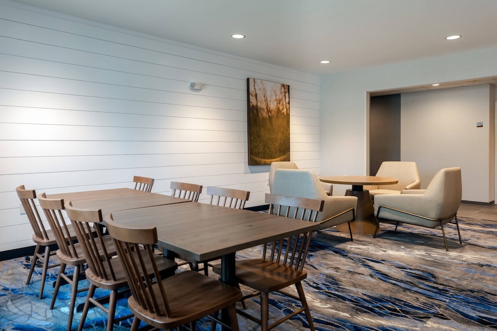 Fairfield Inn & Suites Savannah Airport 44/49