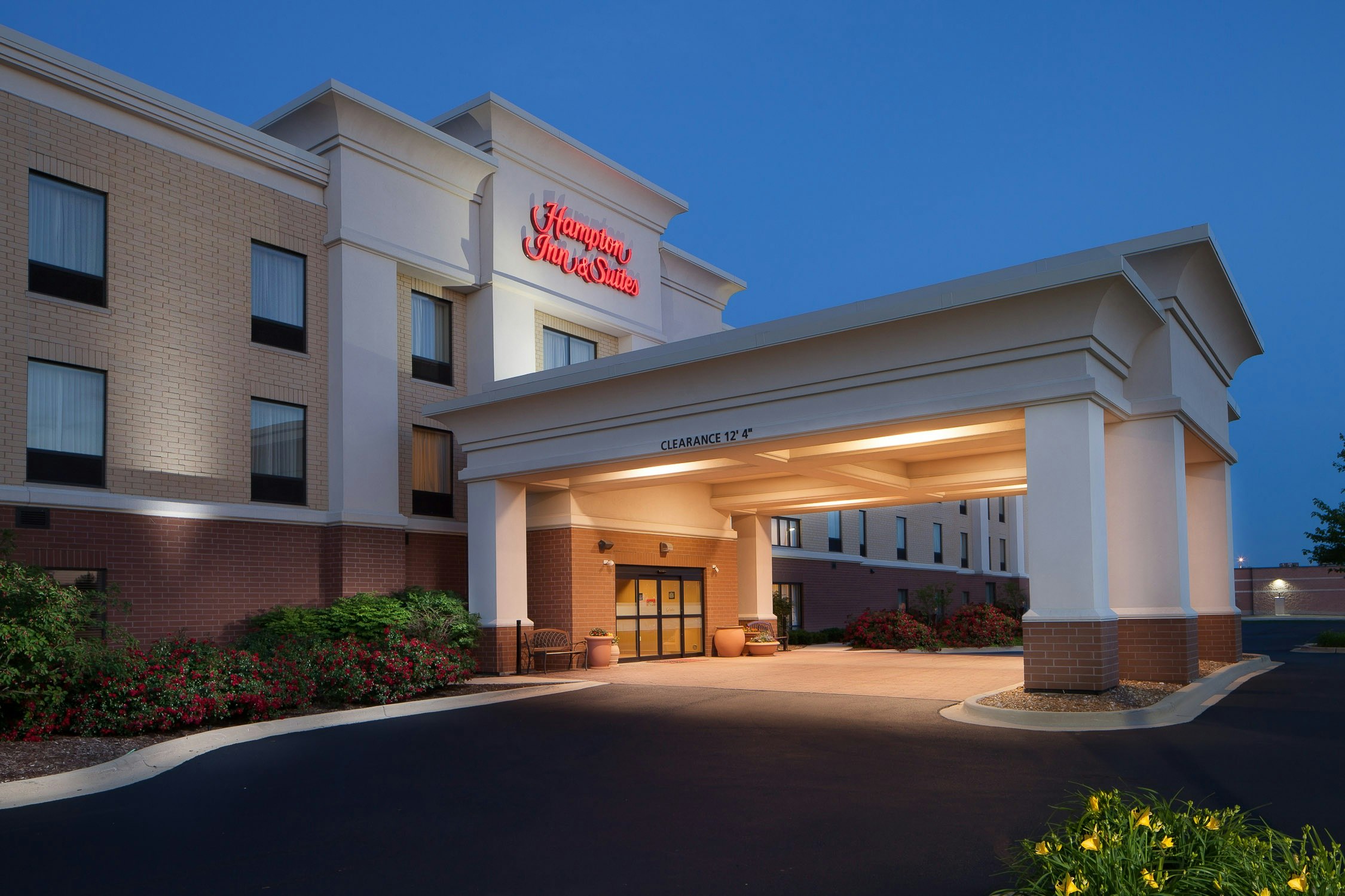 Hampton Inn Chicago Saint Charl 2/43