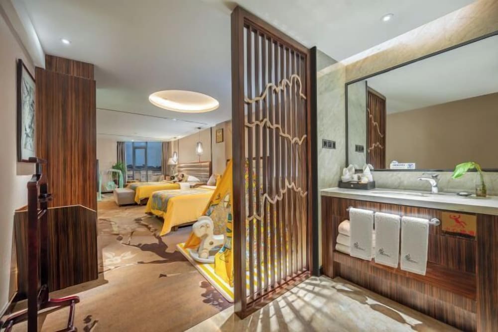 Days Hotel by Wyndham Guilin 40/42