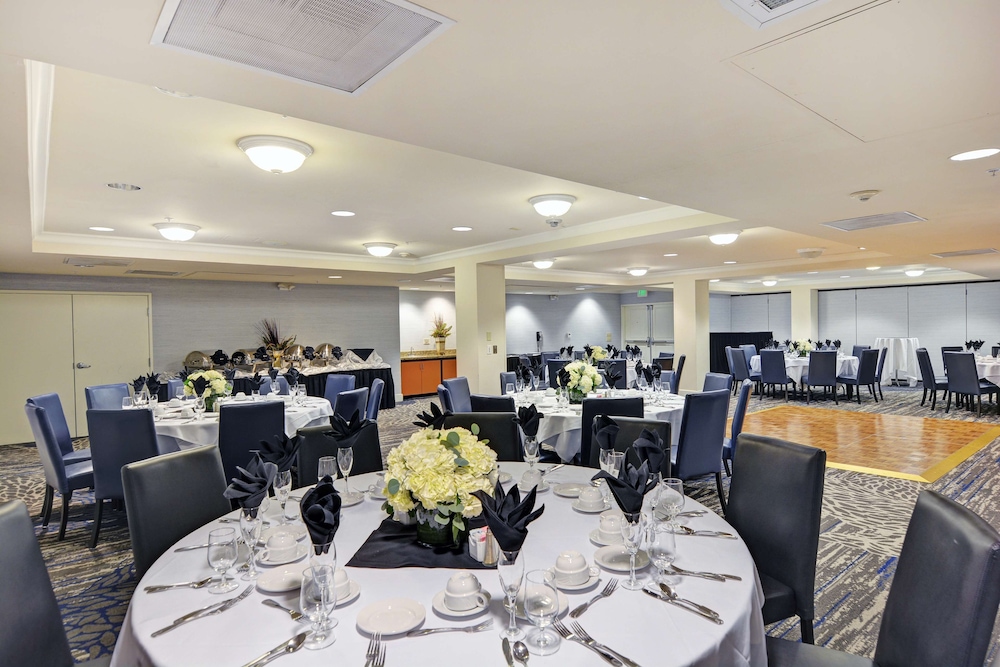 Embassy Suites Valencia 38/58